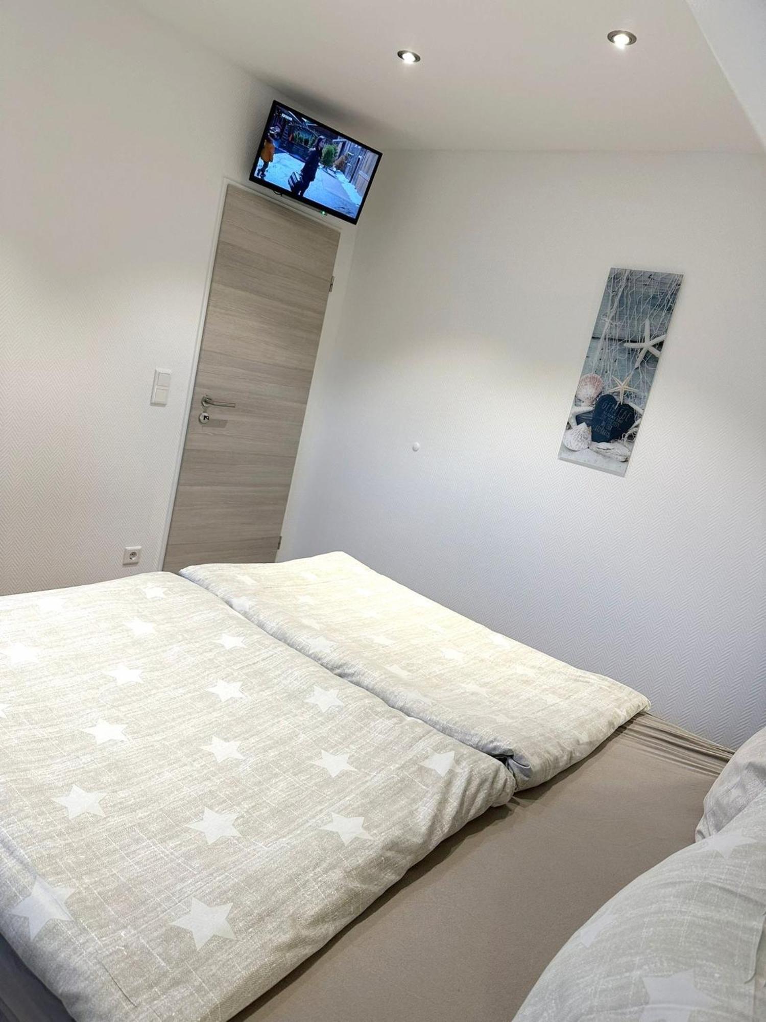 Ferienwohnung Haus Boje "Knurrhahn" ノイハルリンガージール エクステリア 写真
