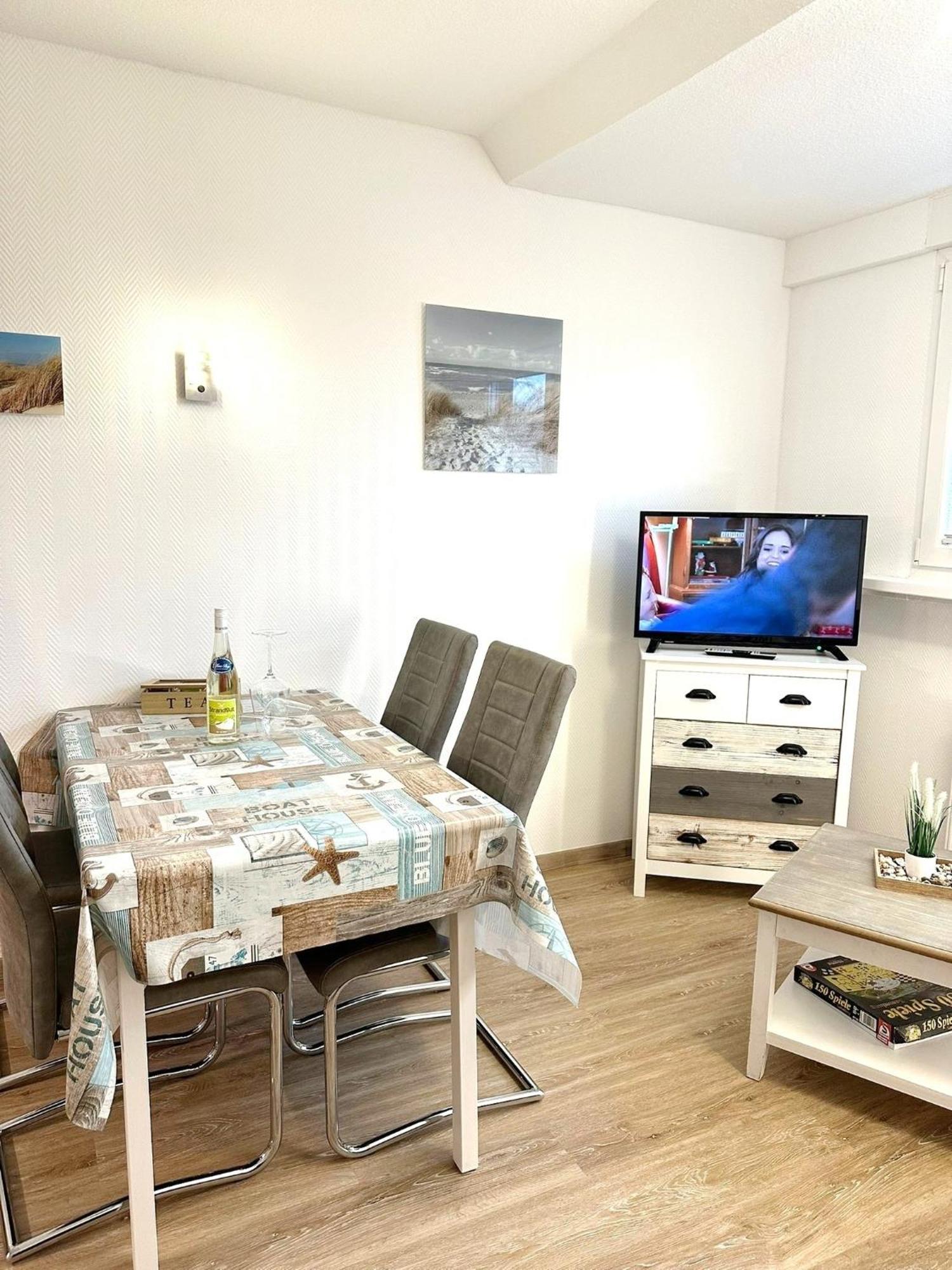 Ferienwohnung Haus Boje "Knurrhahn" ノイハルリンガージール エクステリア 写真